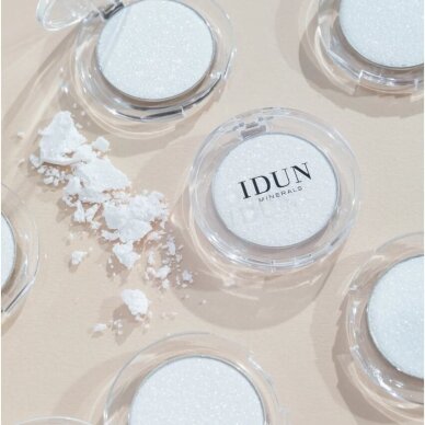 IDUN Minerals shiny one-color eyeshadow Snöflinga No. 4114, 2.4 g 1